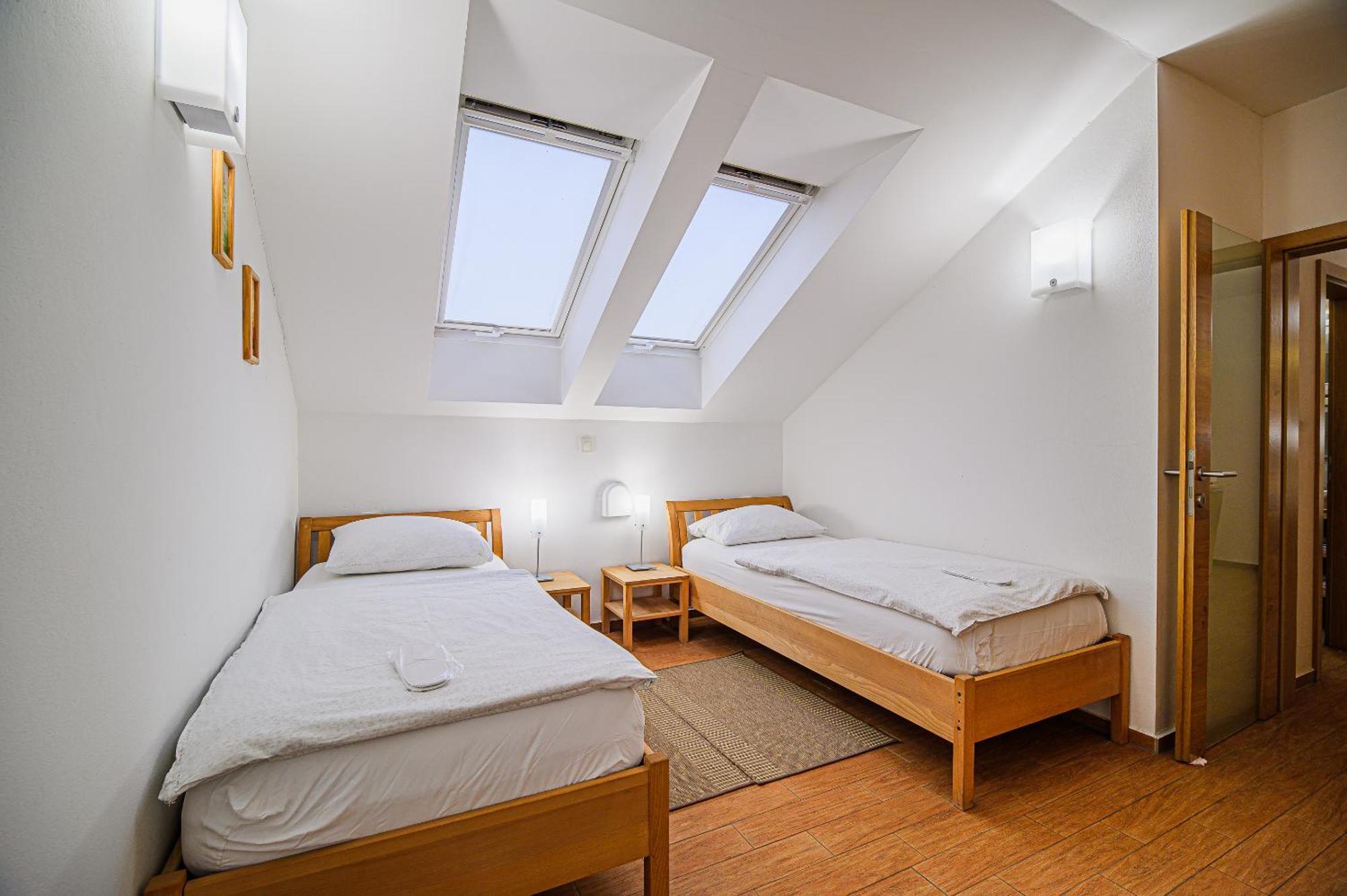 Apartments Maleric With Indoor Pool And Wellness Dragatuš Habitación foto