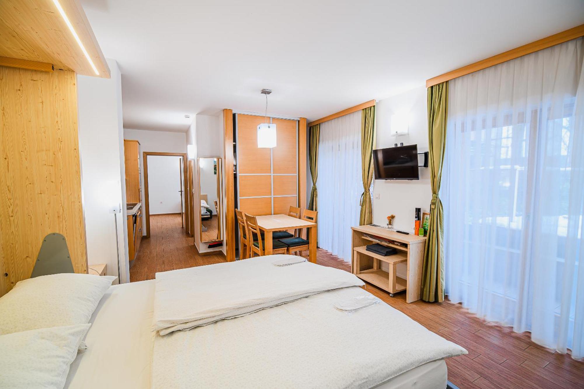 Apartments Maleric With Indoor Pool And Wellness Dragatuš Habitación foto