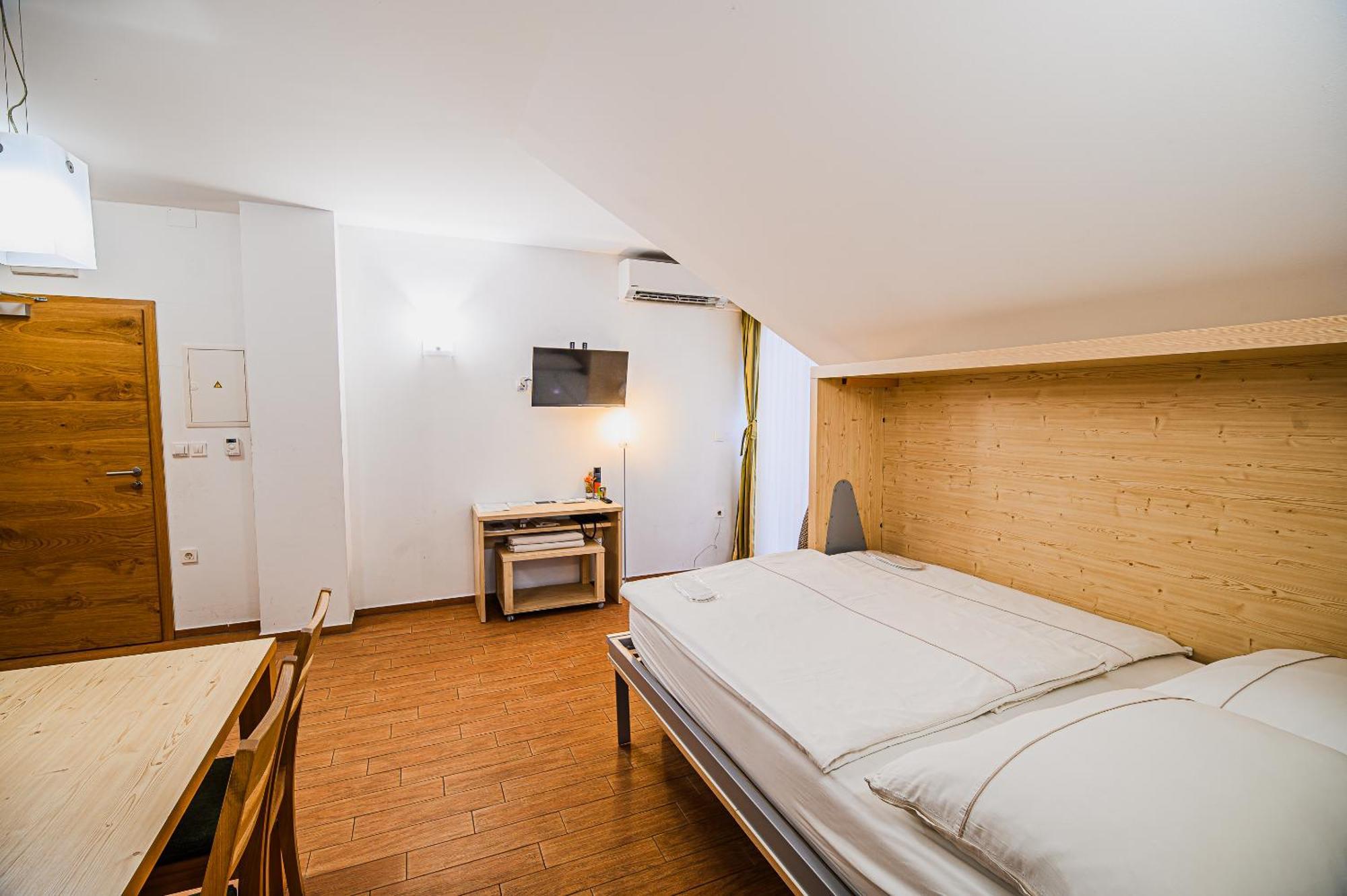 Apartments Maleric With Indoor Pool And Wellness Dragatuš Habitación foto