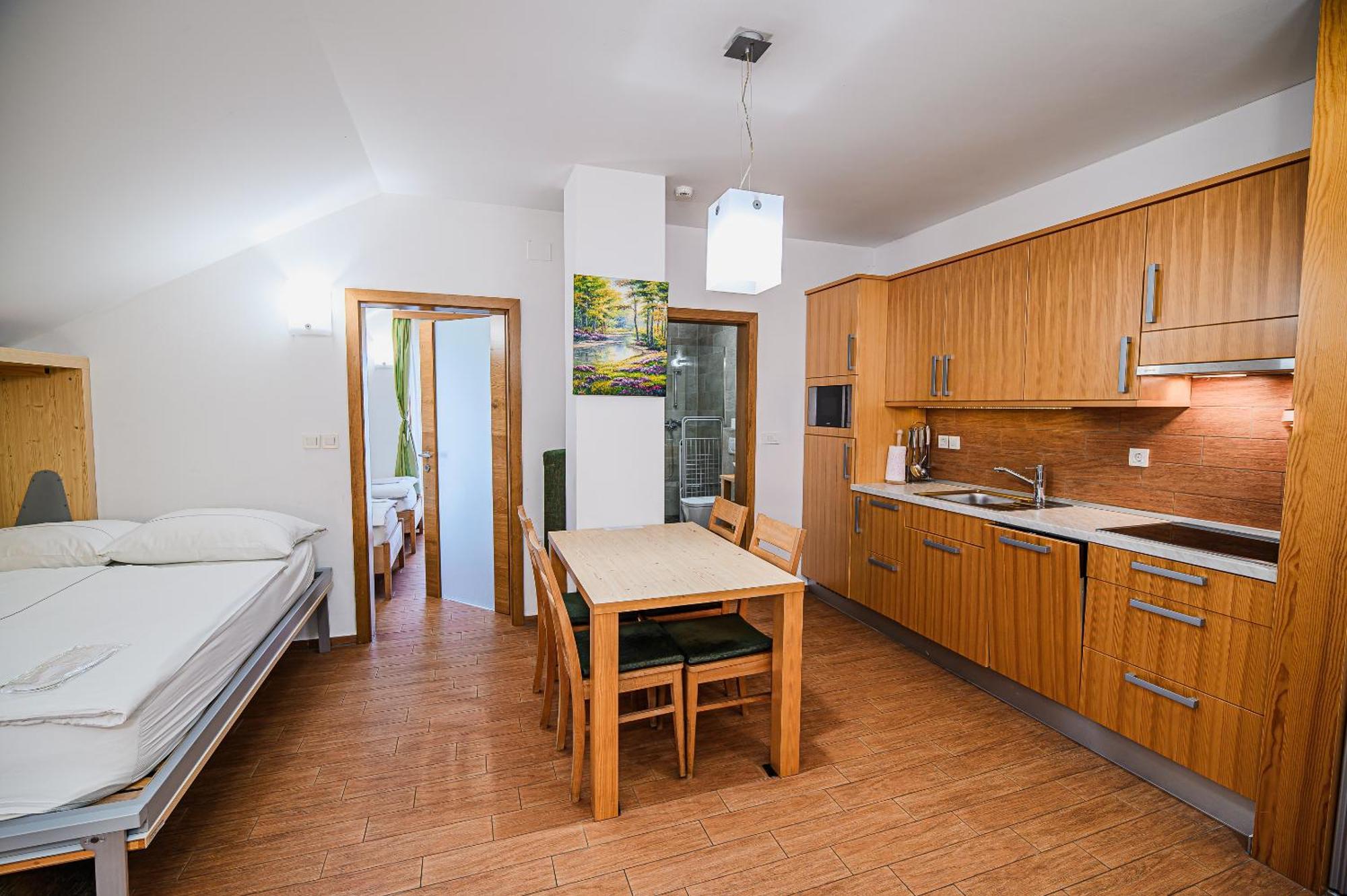 Apartments Maleric With Indoor Pool And Wellness Dragatuš Habitación foto