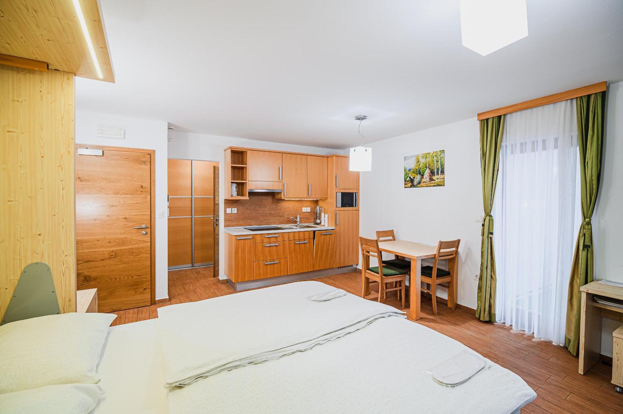 Apartments Maleric With Indoor Pool And Wellness Dragatuš Habitación foto